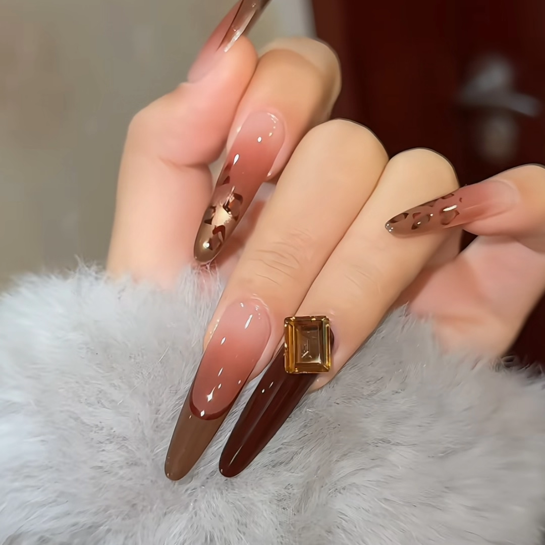 秋冬法式显白纯手工穿戴甲2025新款高级感气质豹纹猫眼美甲贴片