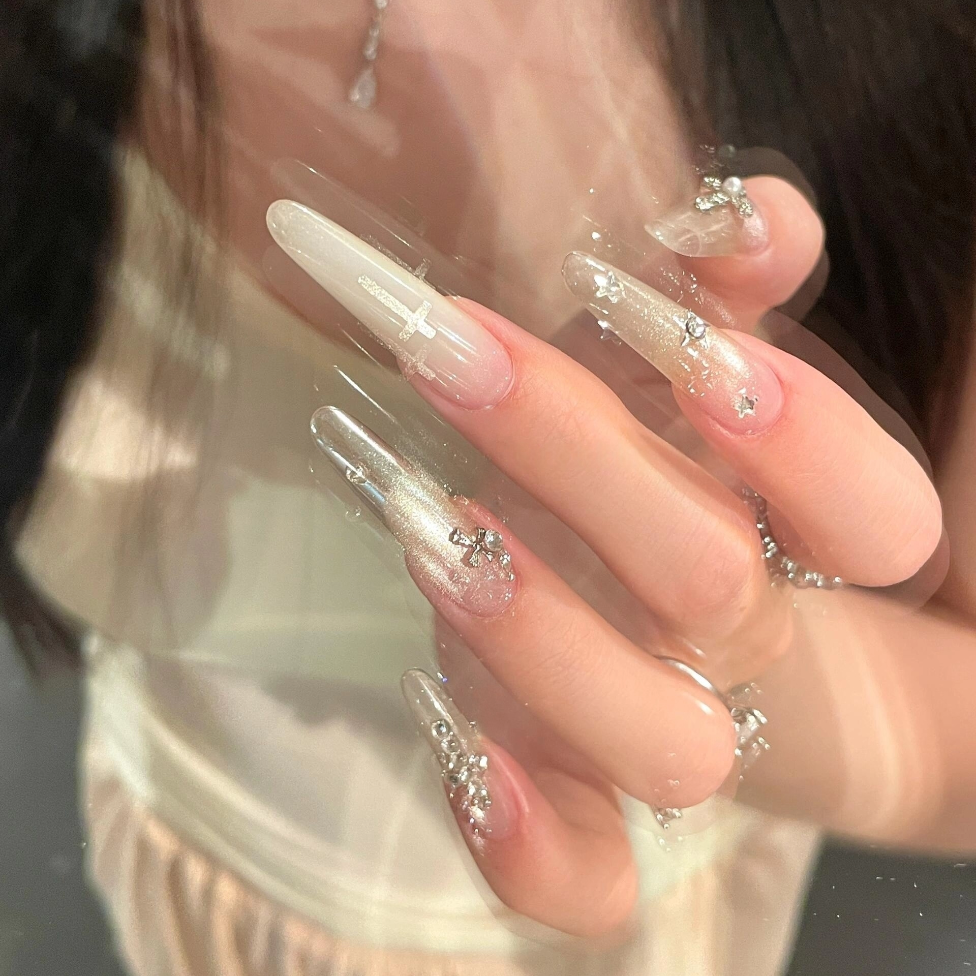 银色克罗心纯手工穿戴甲中长款裸色渐变爆闪十字架猫眼美甲穿戴甲,彩妆/香水/美妆工具,穿戴甲/甲片,淘宝优惠券,粉丝福利购,淘宝优惠卷