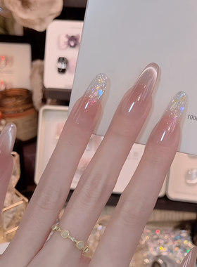 秋冬裸色渐变手工穿戴甲中长款高级感多巴胺极光猫眼显白美甲贴片