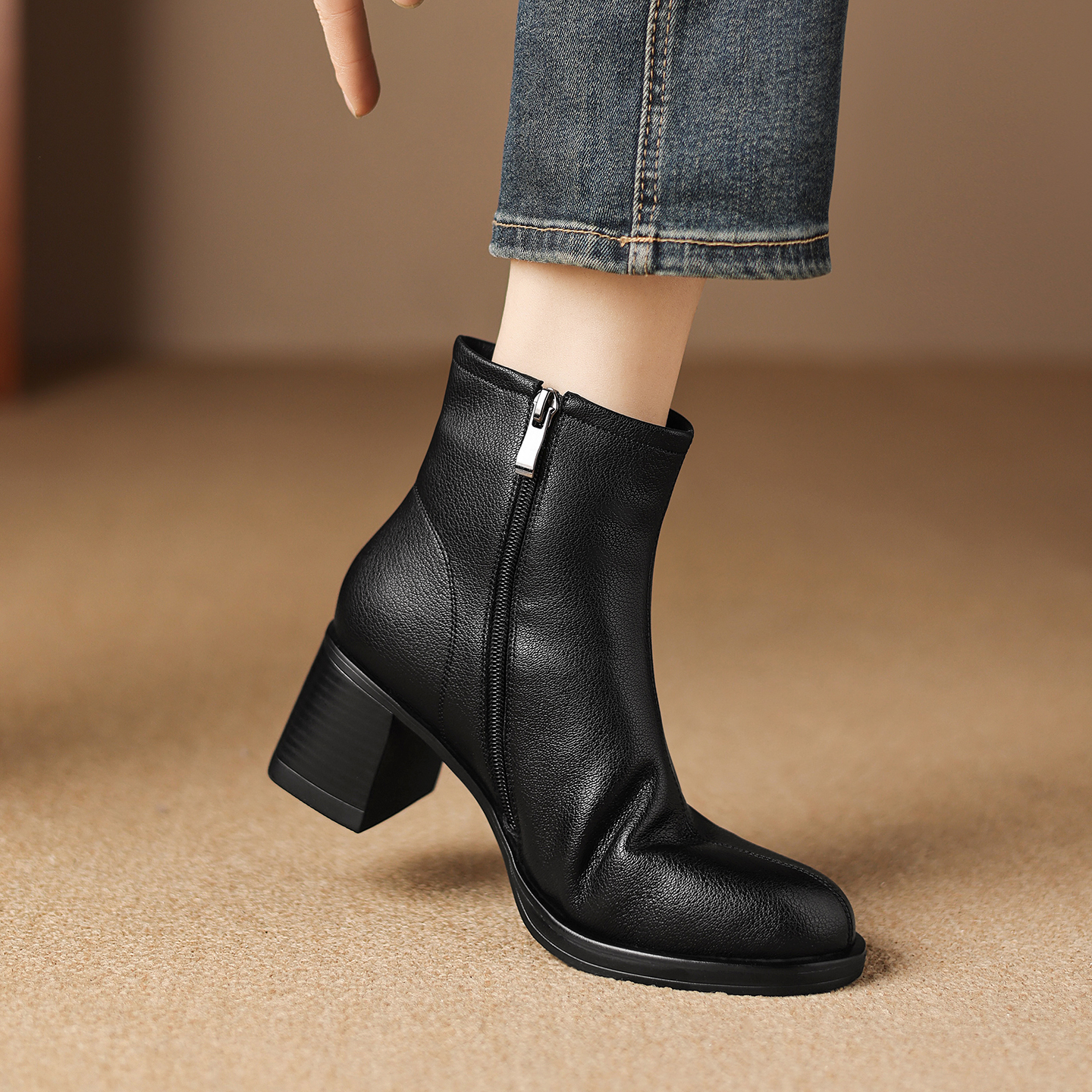 加厚羊糕毛马丁靴女冬粗跟显瘦