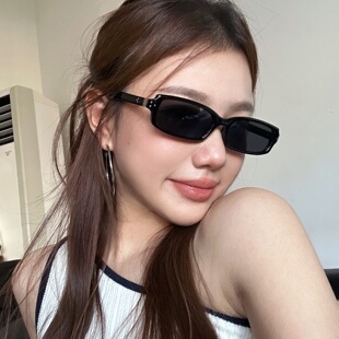复古欧美辣妹风黑色金配饰小方形百搭墨镜女潮高级感小脸太阳眼镜