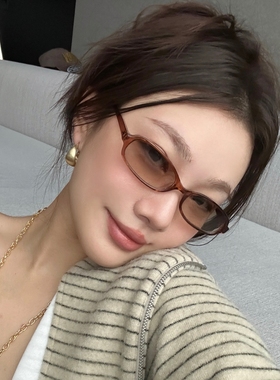 亚裔风小框渐变茶色太阳眼镜女潮
