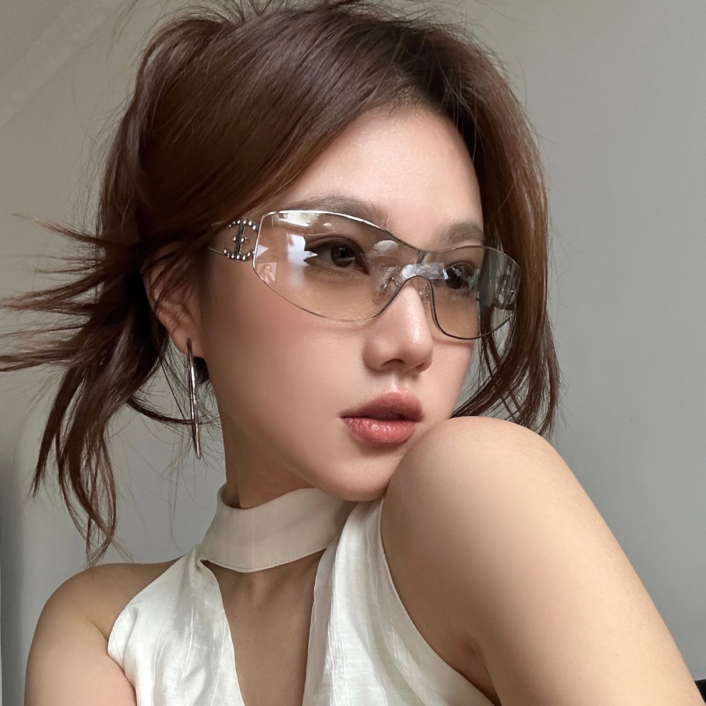 金属老钱风银框透明银色未来感猫眼墨镜女镶钻显脸小高级感太阳镜