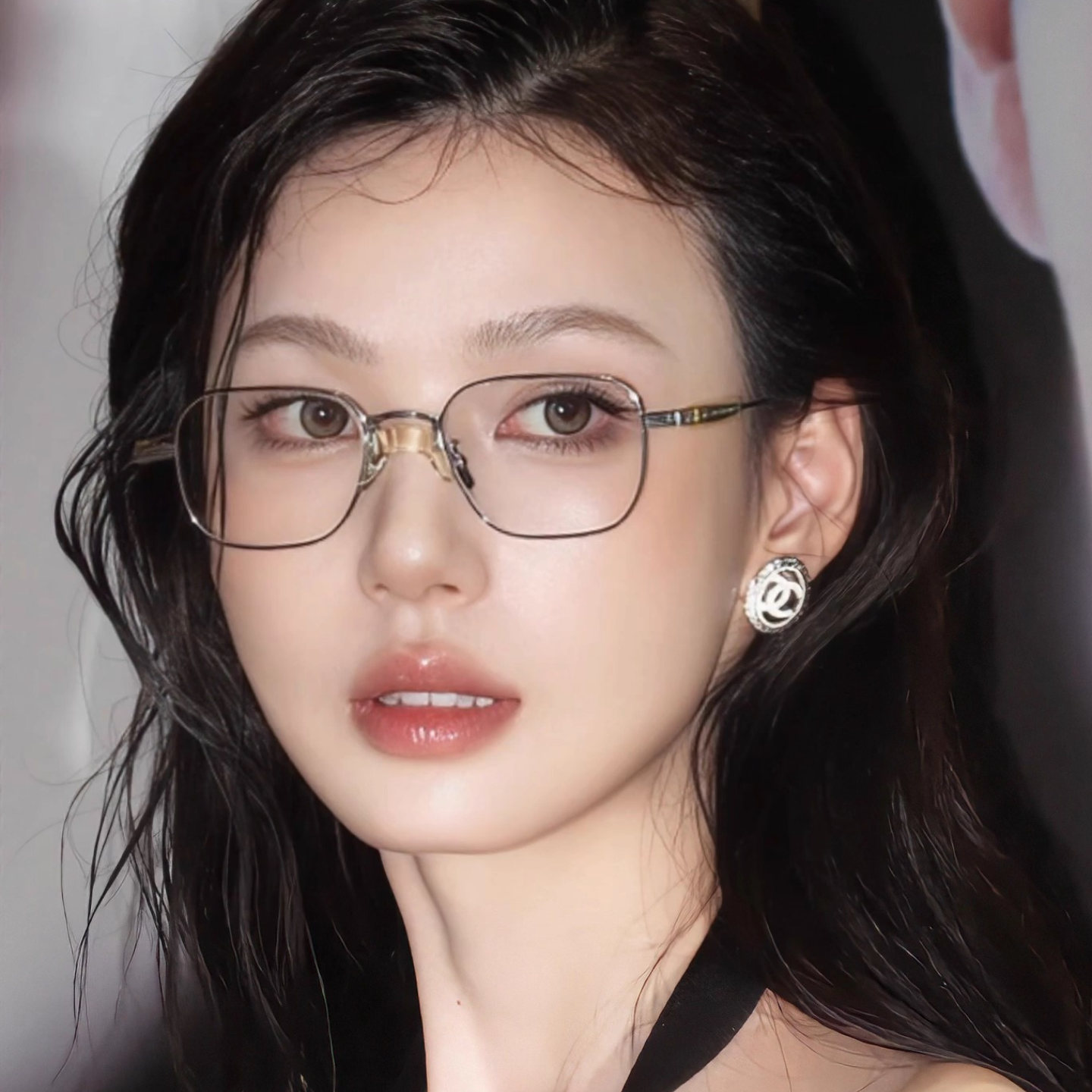 高智感纯欲风金属银边透明眼镜女