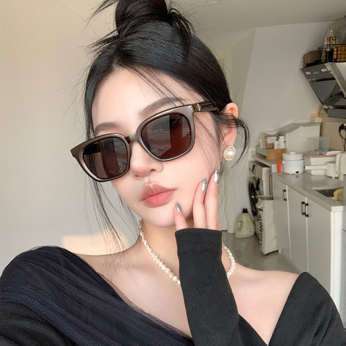 男女百搭欧美辣妹复古高级感墨镜