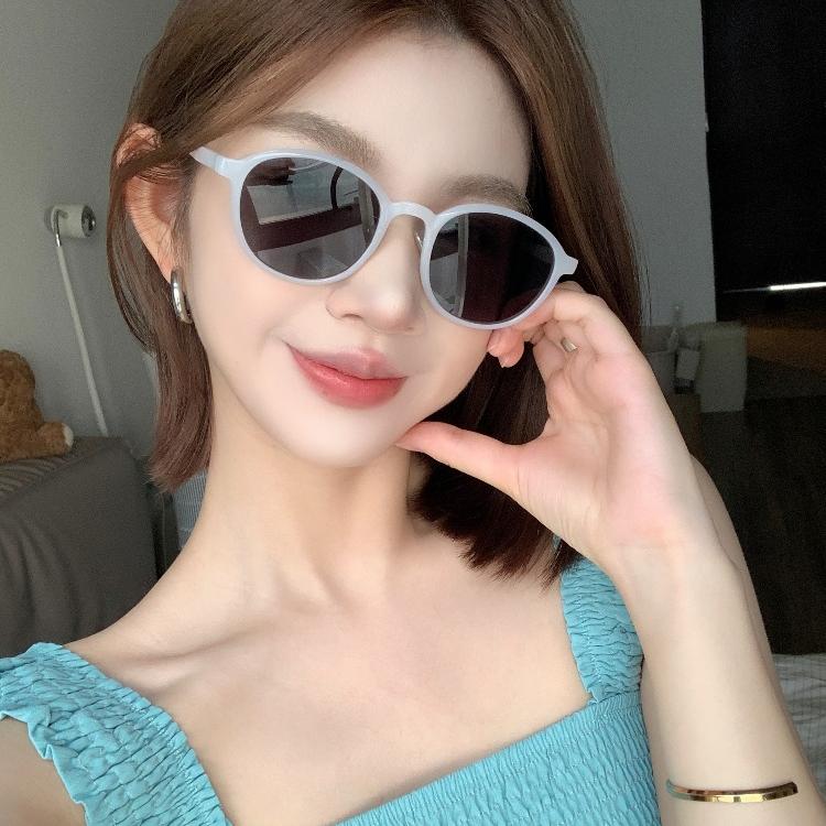 复古乳白色偏光墨镜大椭圆形网红偏光太阳眼镜女高级感显瘦超轻TR