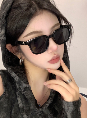 GM方框防紫外线显脸小墨镜女