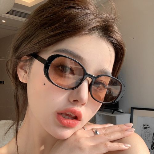 复古椭圆形黑框茶色太阳镜2025新