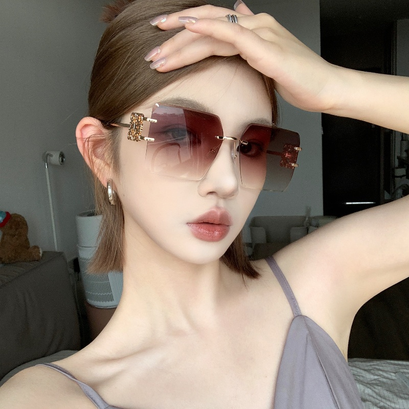 方形无框切边渐变茶色太阳眼镜2025新款欧美风高级感女潮个性墨镜