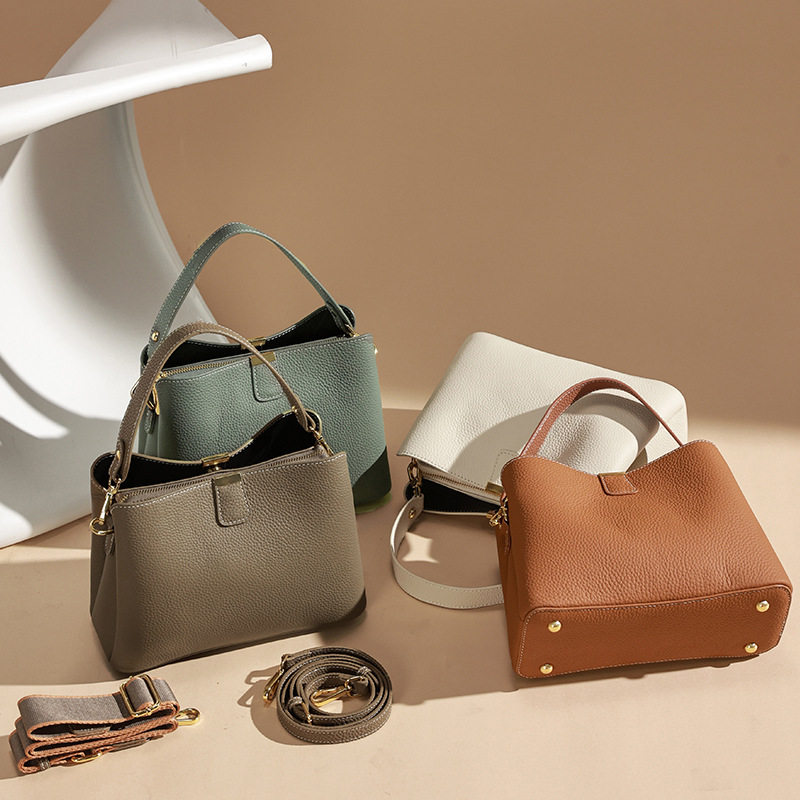 斜挎包包女2026新款斜挎包真皮百搭高级感轻奢小众手提包大容量