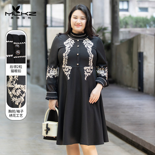女装 大码 高端轻奢胖mm连衣裙遮肚显瘦裙子 绣花中长裙 美丽客栈