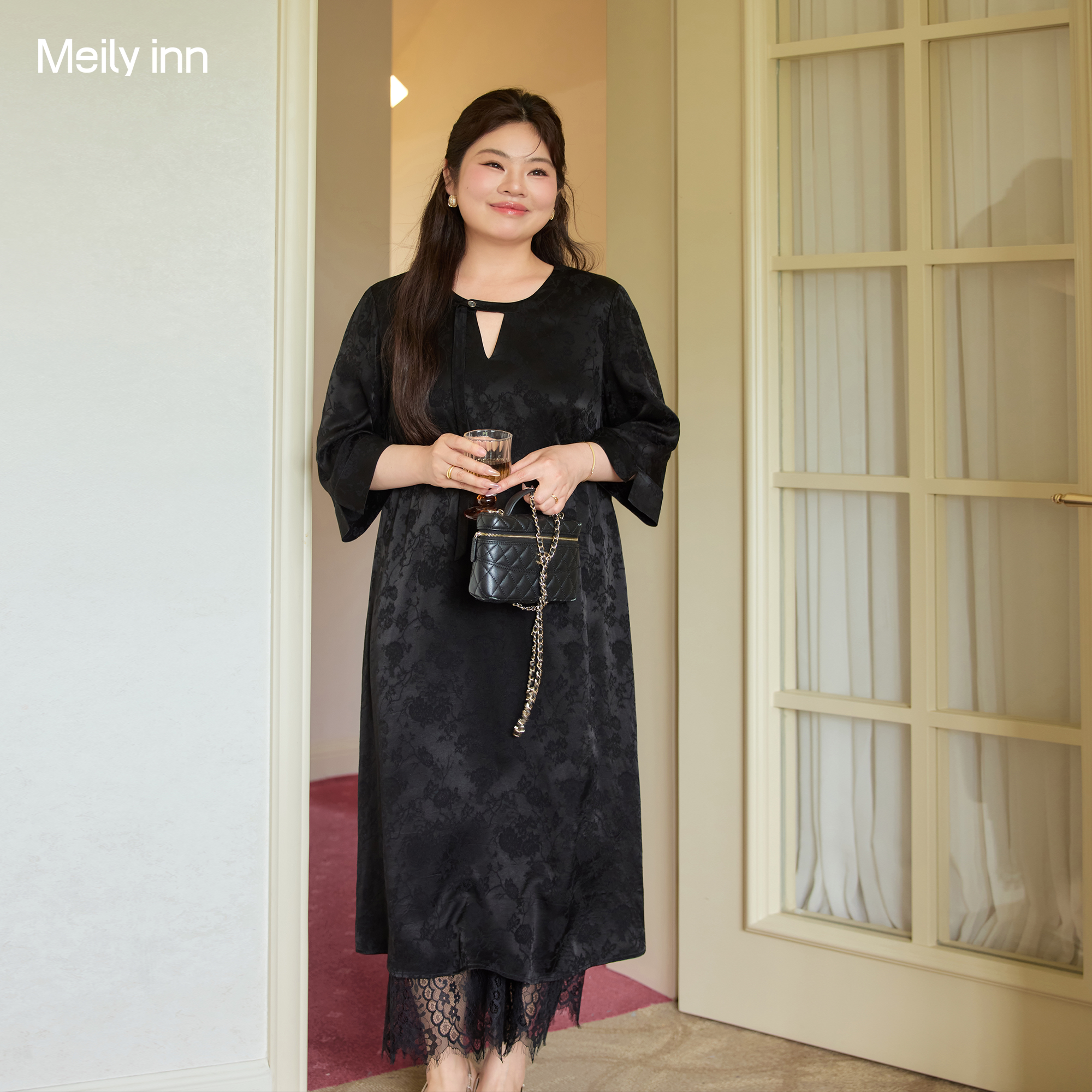 美丽客栈高端大码女装黑色连衣裙胖mm200斤加肥加大显瘦遮肚裙子
