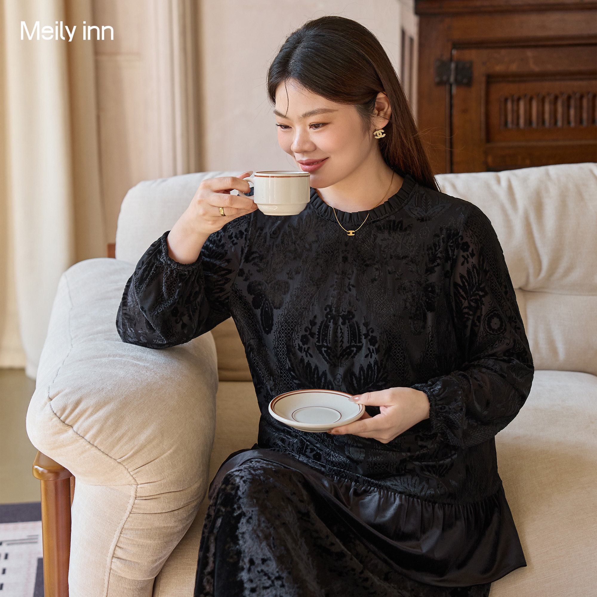 美丽客栈针织植绒木耳边上衣女