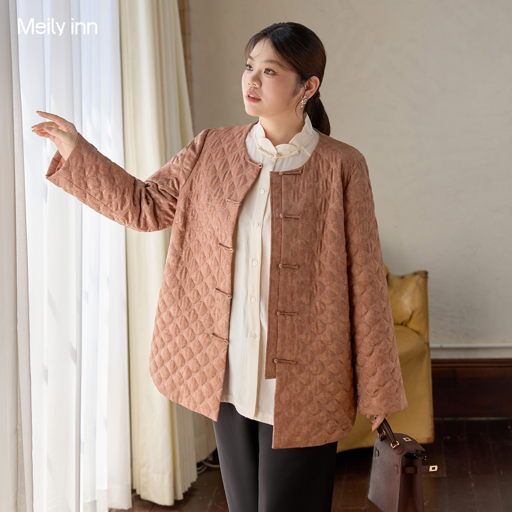 美丽客栈缎面提花复古盘扣外套