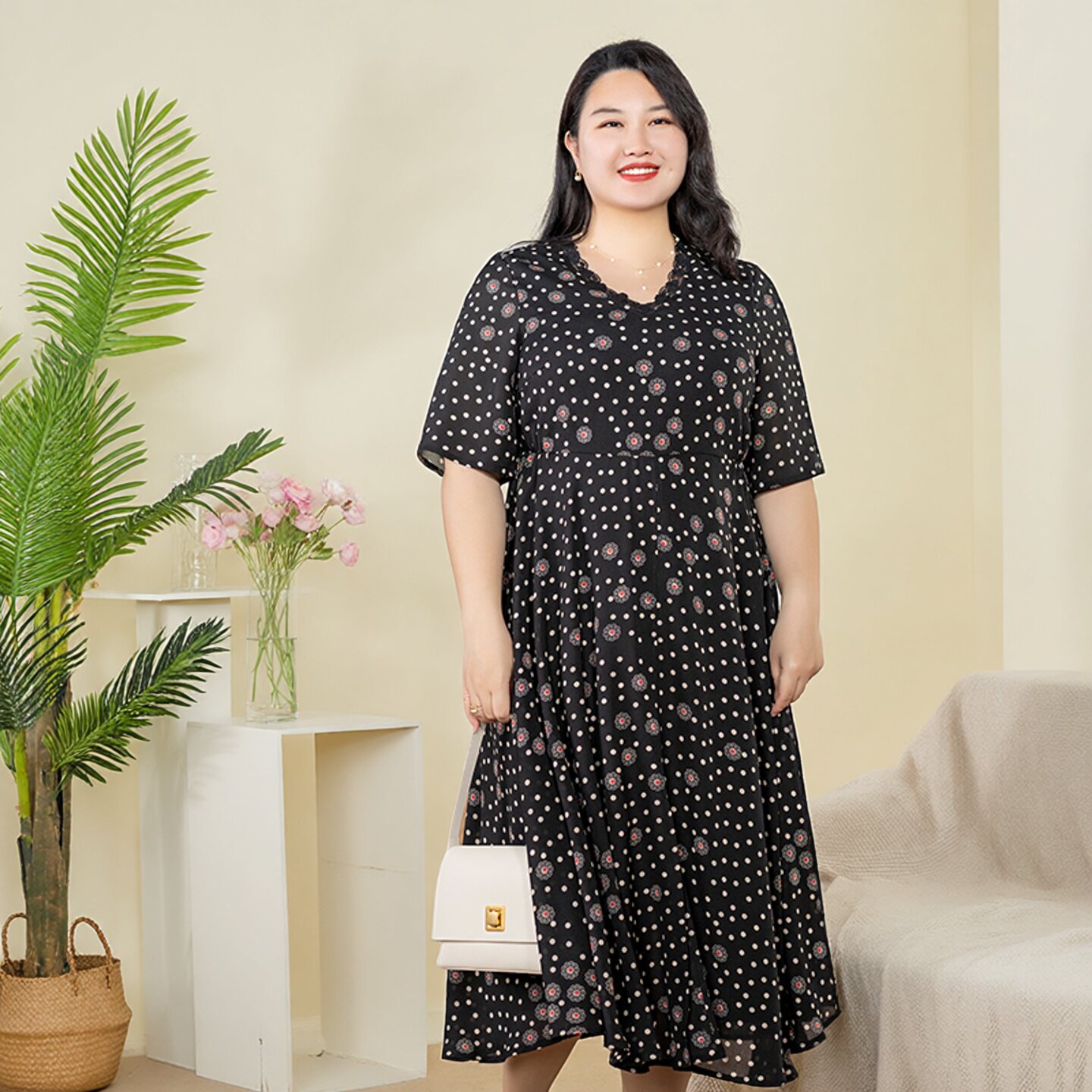 微胖女生连衣裙气质胖mm遮肚显瘦大码女装轻熟风港味复古chic裙子