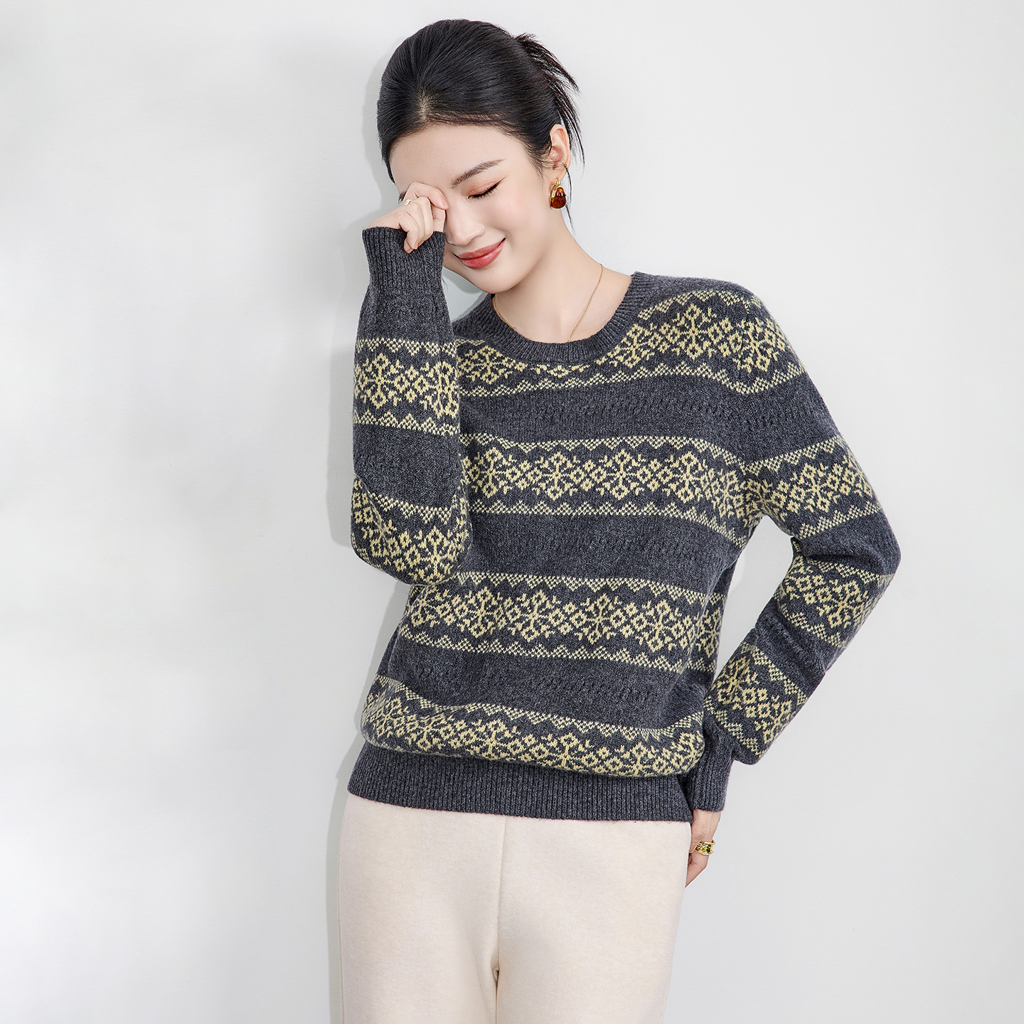 2516207-羊毛混纺立体挑孔密织毛衣女秋冬针织衫软糯宽松南油上装