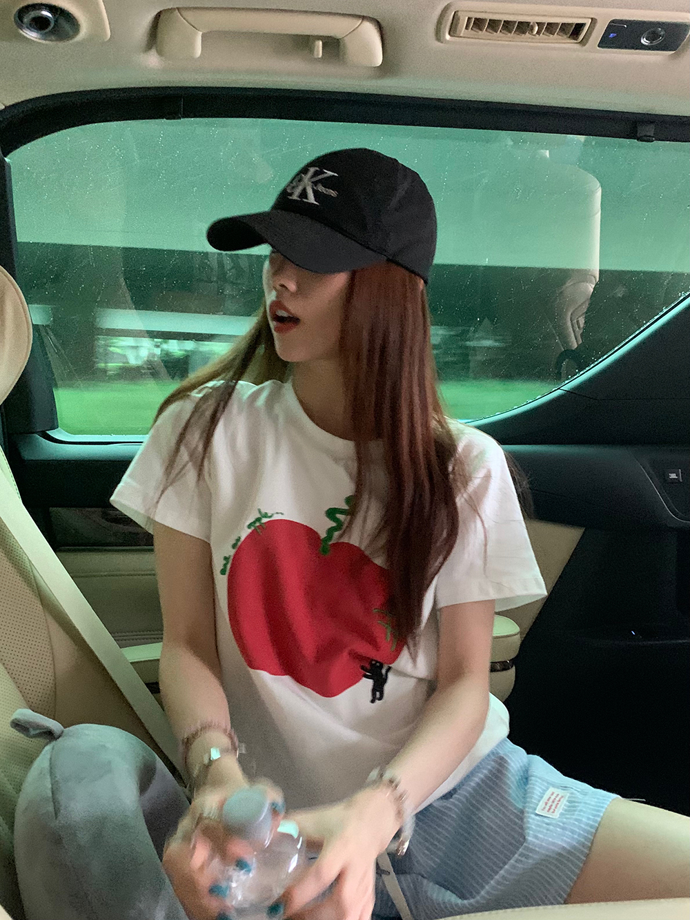 荒荒家 趣味苹果刺绣印花T恤2025夏季新款美式复古显瘦正肩短袖女