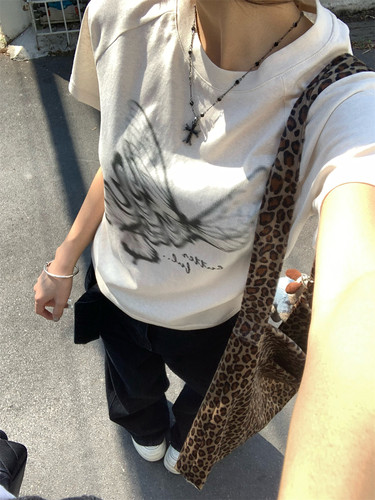 荒荒家梦幻蝴蝶短袖T上衣女