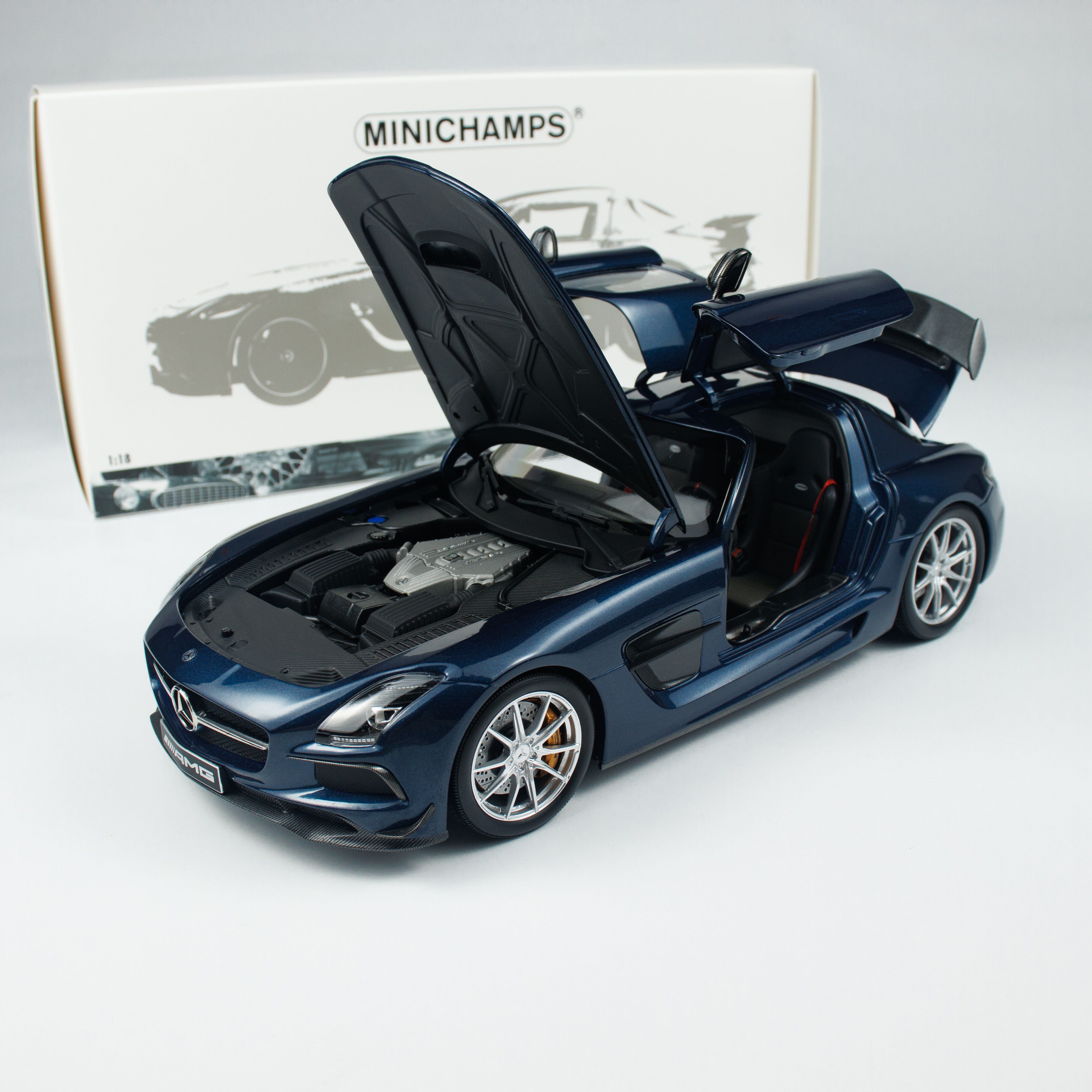 Minichamps 1:18 梅赛德斯-奔驰SLS AMG 乔丹蓝金属漆 合金车模型