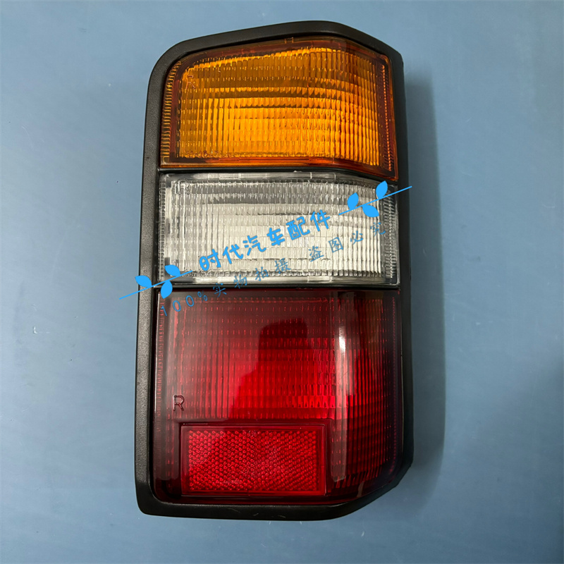 正产得利卡后防尾灯