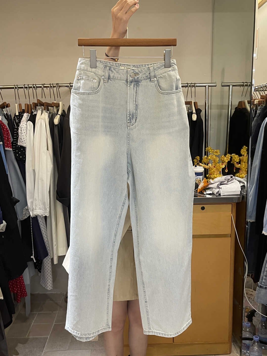 春上新简约口袋百搭显瘦牛仔裤  66613#  XJ