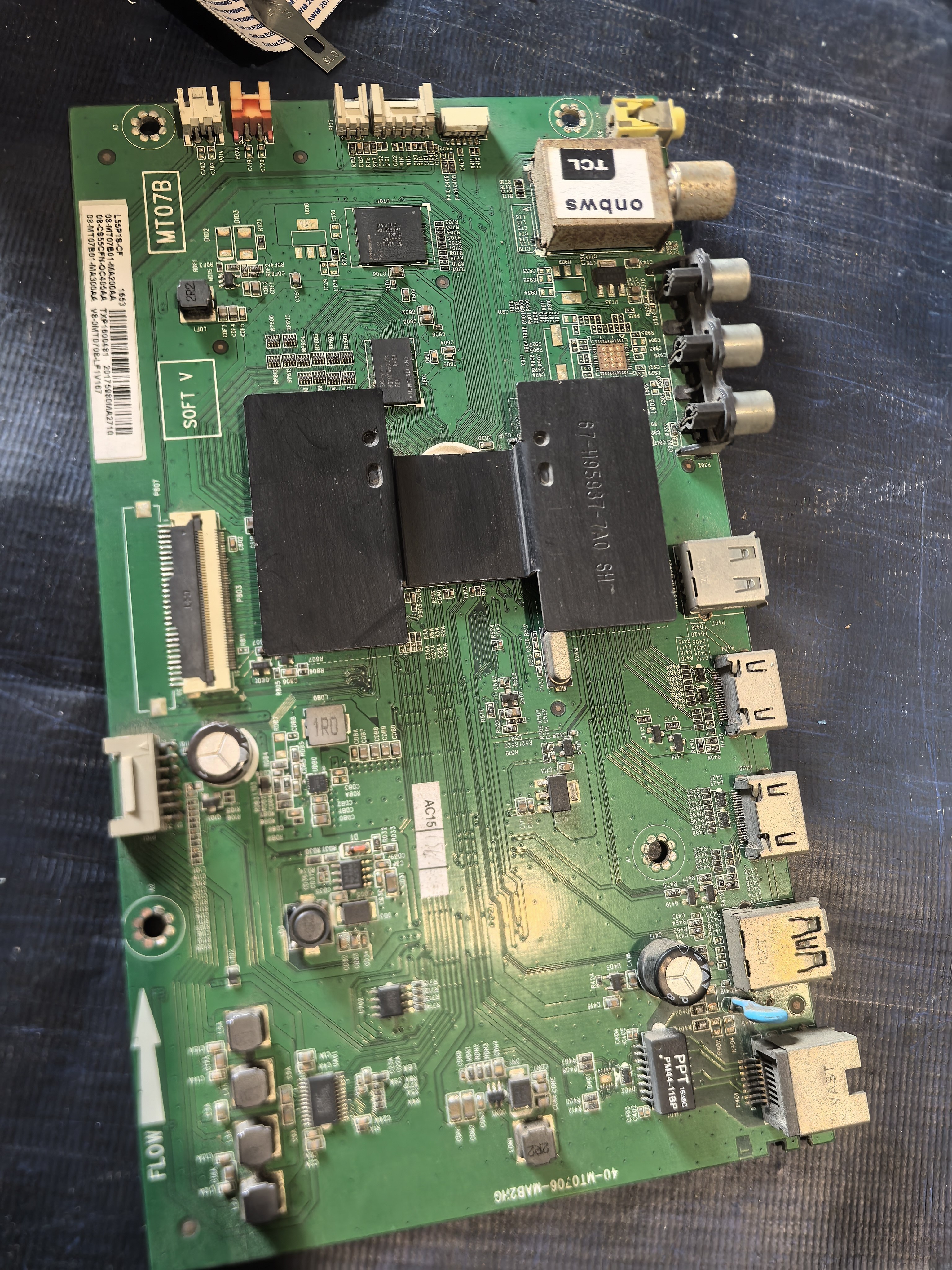 TCL L55P1S-CF主板40-MT0706-MAB2HG屏LVF550