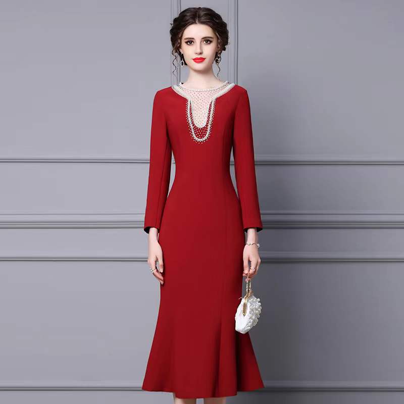 通勤鱼尾裙聚酯纤维钉珠钉钻