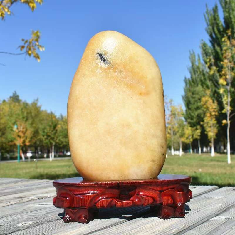 新疆金丝玉戈壁玉天然籽料摆件