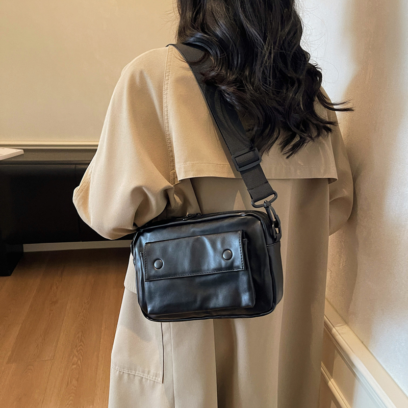 嘻哈斜挎包男ins潮小包日系潮牌挎包休闲背包街头潮流皮质单肩包