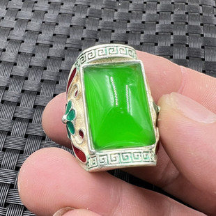 玉石戒指碧绿色石英岩玉无事牌戒指藏银镶嵚活口戒指文玩复古戒指
