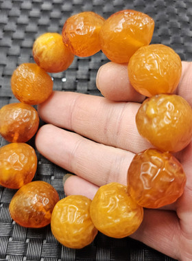 荧光浮盐水蜜蜡草莓手链