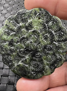 玉石挂件藏玉孔雀挂件蛇纹石玉孔雀吊坠墨绿色吊坠玉牌子玉坠车挂