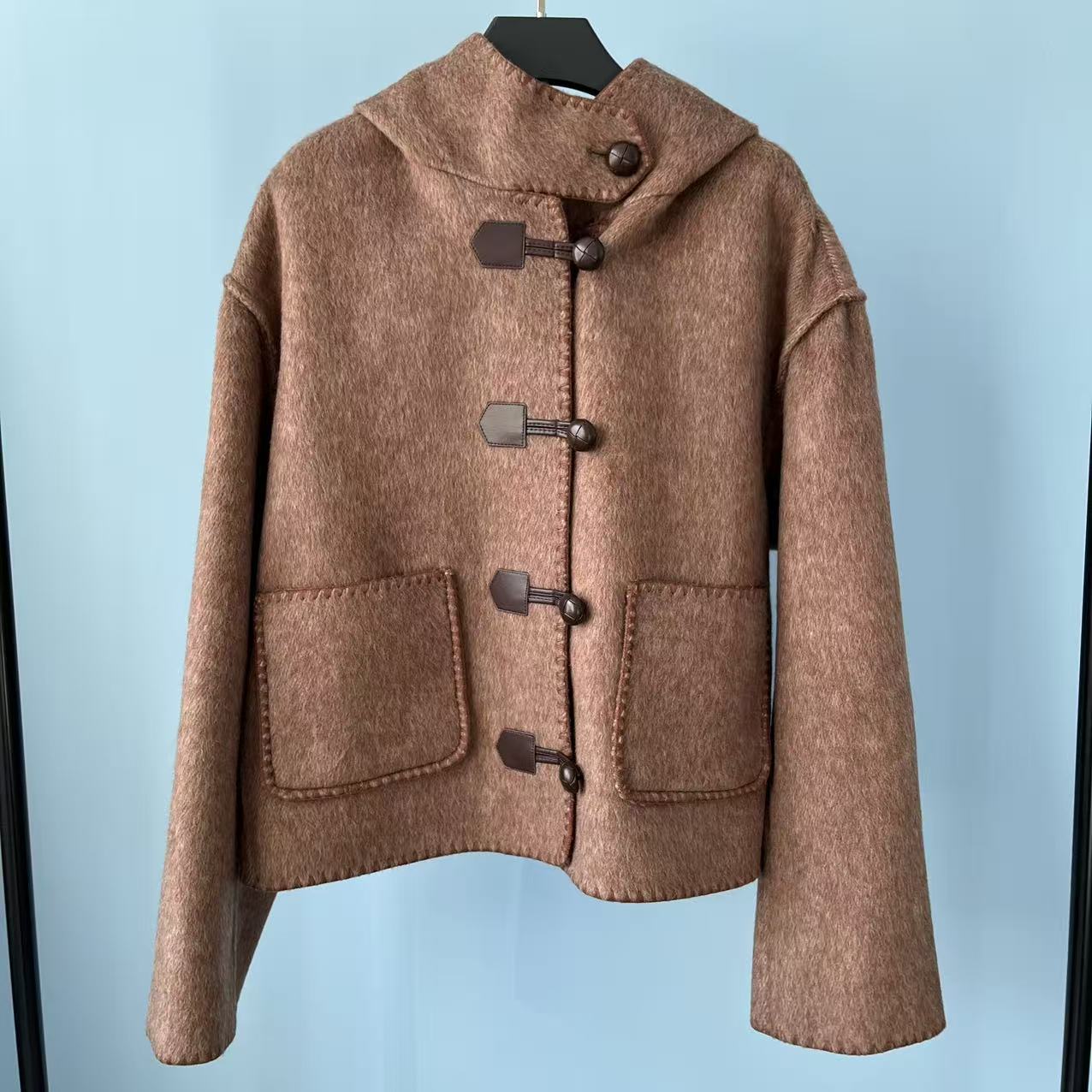 现货 午后红茶！绵羊毛~连帽刺绣镶边牛角扣短款+长款 毛呢大衣p3