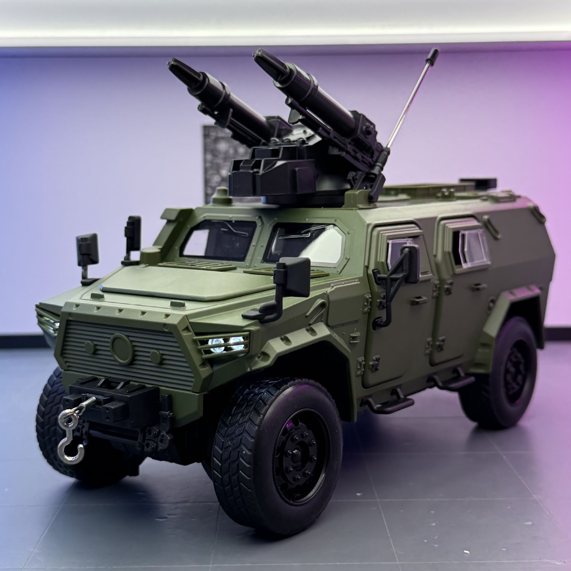 车致1:20猛士装甲车高配版合金越野车模型摆件声光回力玩具车男孩