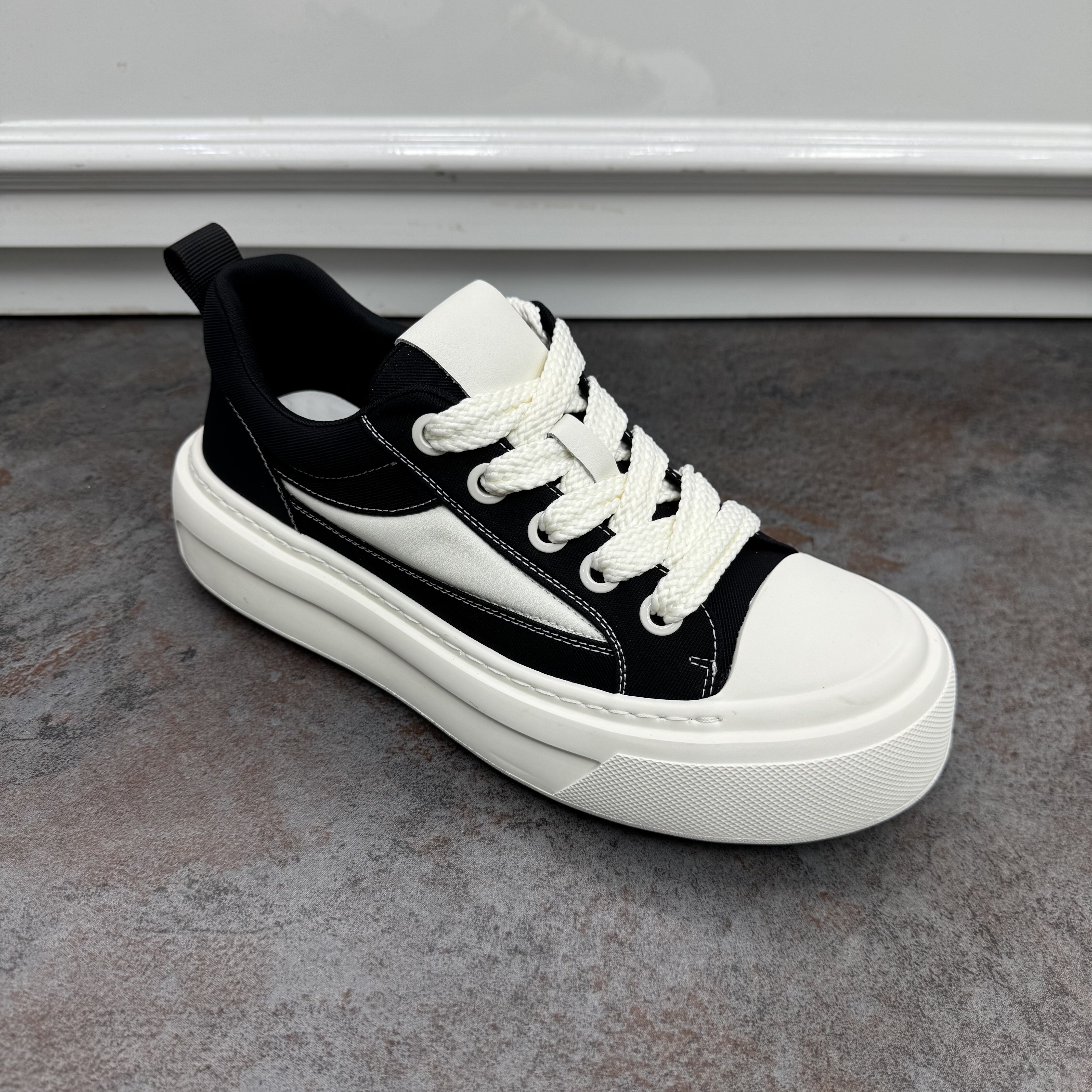 男鞋2026新款春运动休闲低帮板鞋青少年厚底增高黑色帆布鞋,流行男鞋,休闲板鞋,淘宝优惠券,粉丝福利购,淘宝优惠卷