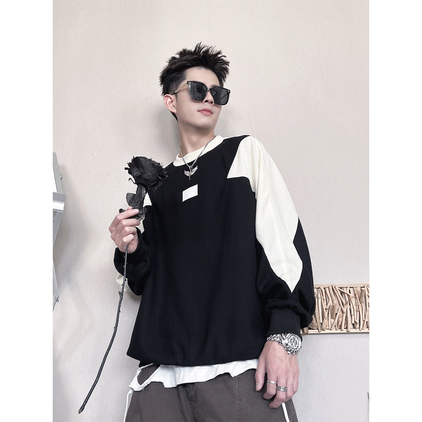 WY279-M-3XL P58-控88   65%棉，35%涤纶 牛角插肩拼接卫衣图片