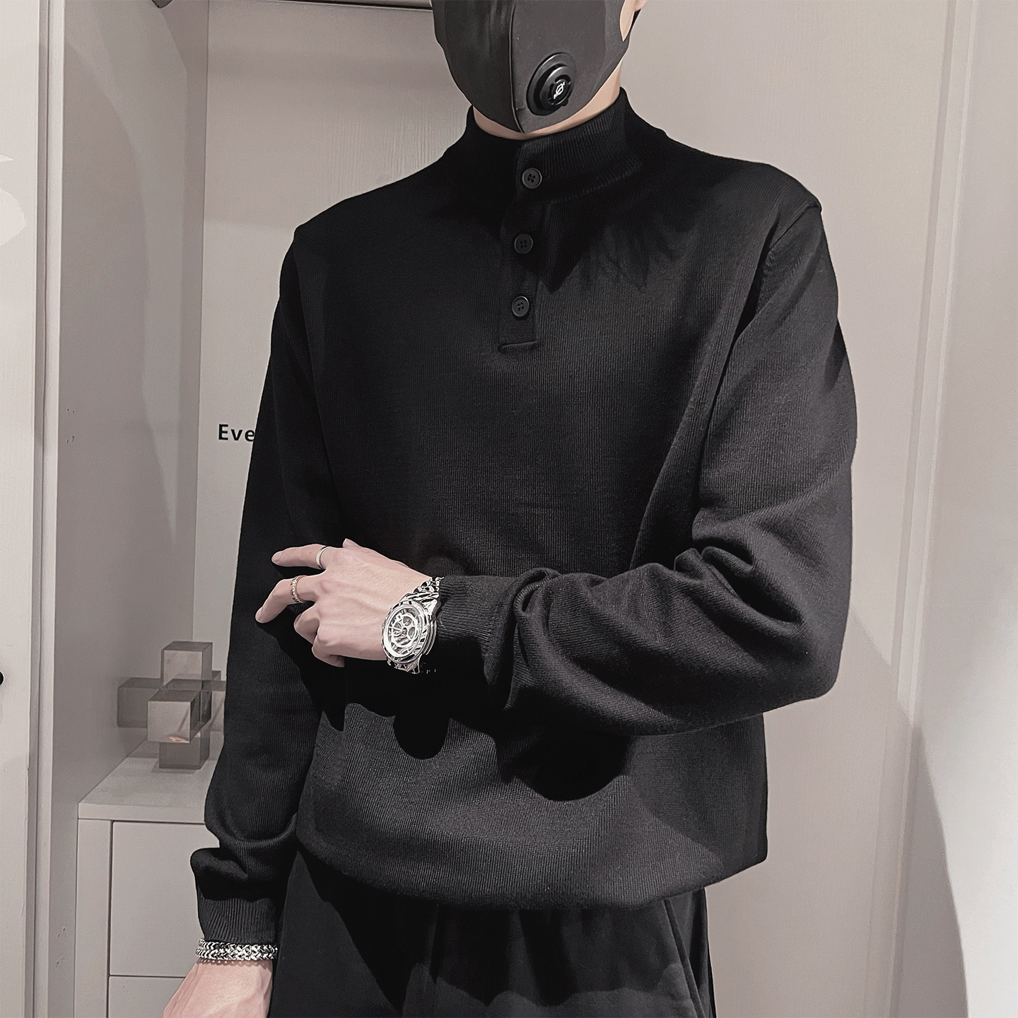 黑色