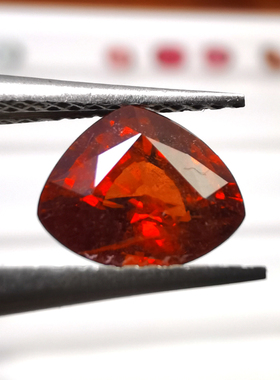 2.06克拉 橙色 心形 芬达石 天然锰铝榴石 戒面 裸石*国检证书