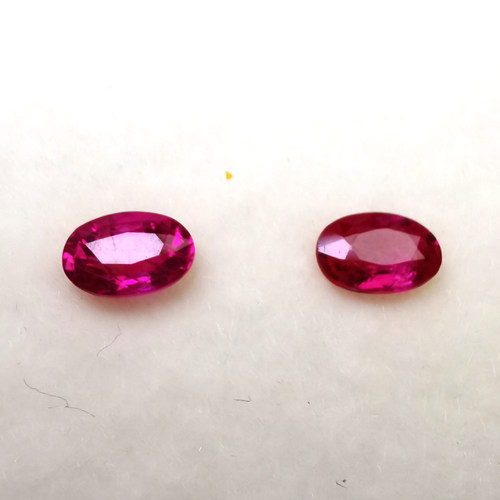 【精品裸石】 1.3克拉 一对 椭圆 天然无烧 亮红色 红宝石 耳钉