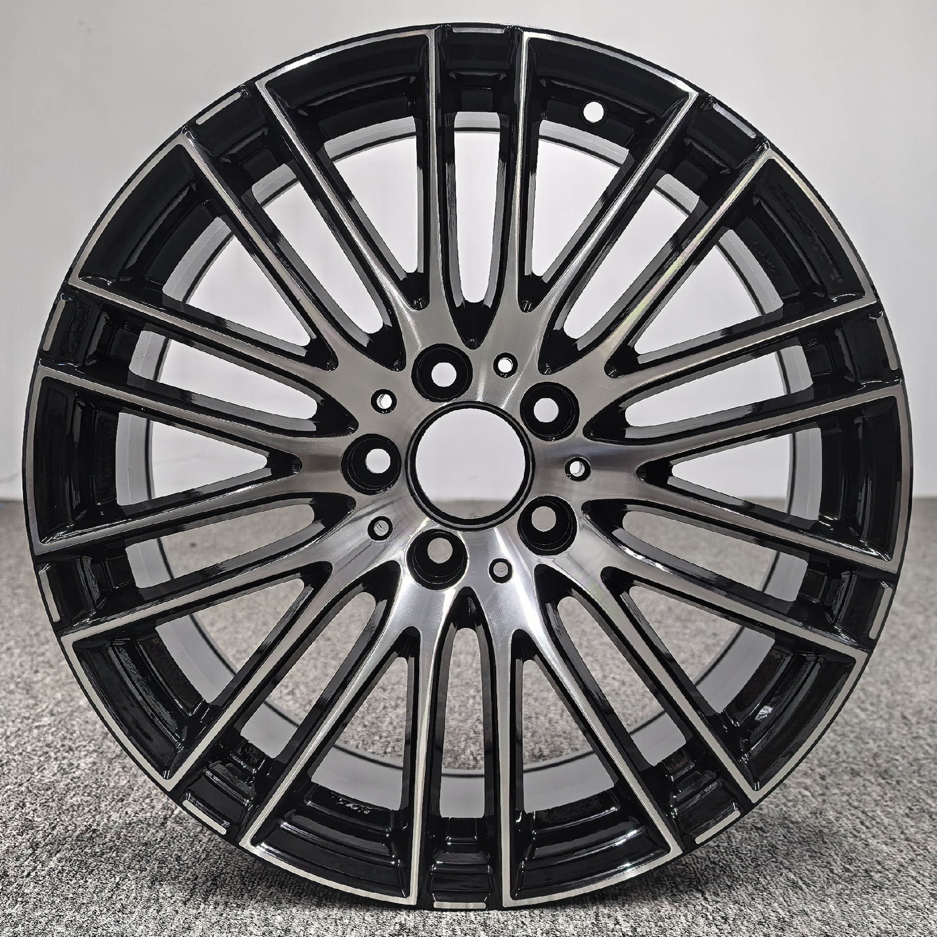 适用于18寸奔驰C260L轮毂E300L A级E级C级 GLA LGB GLC轮毂181187