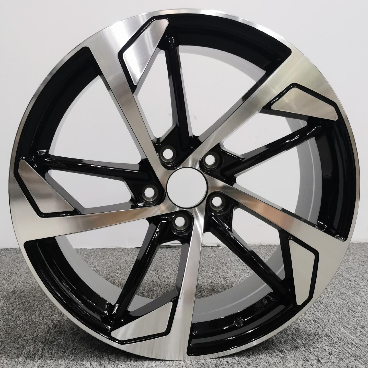 适用于奥迪RS5轮毂包邮送好配件