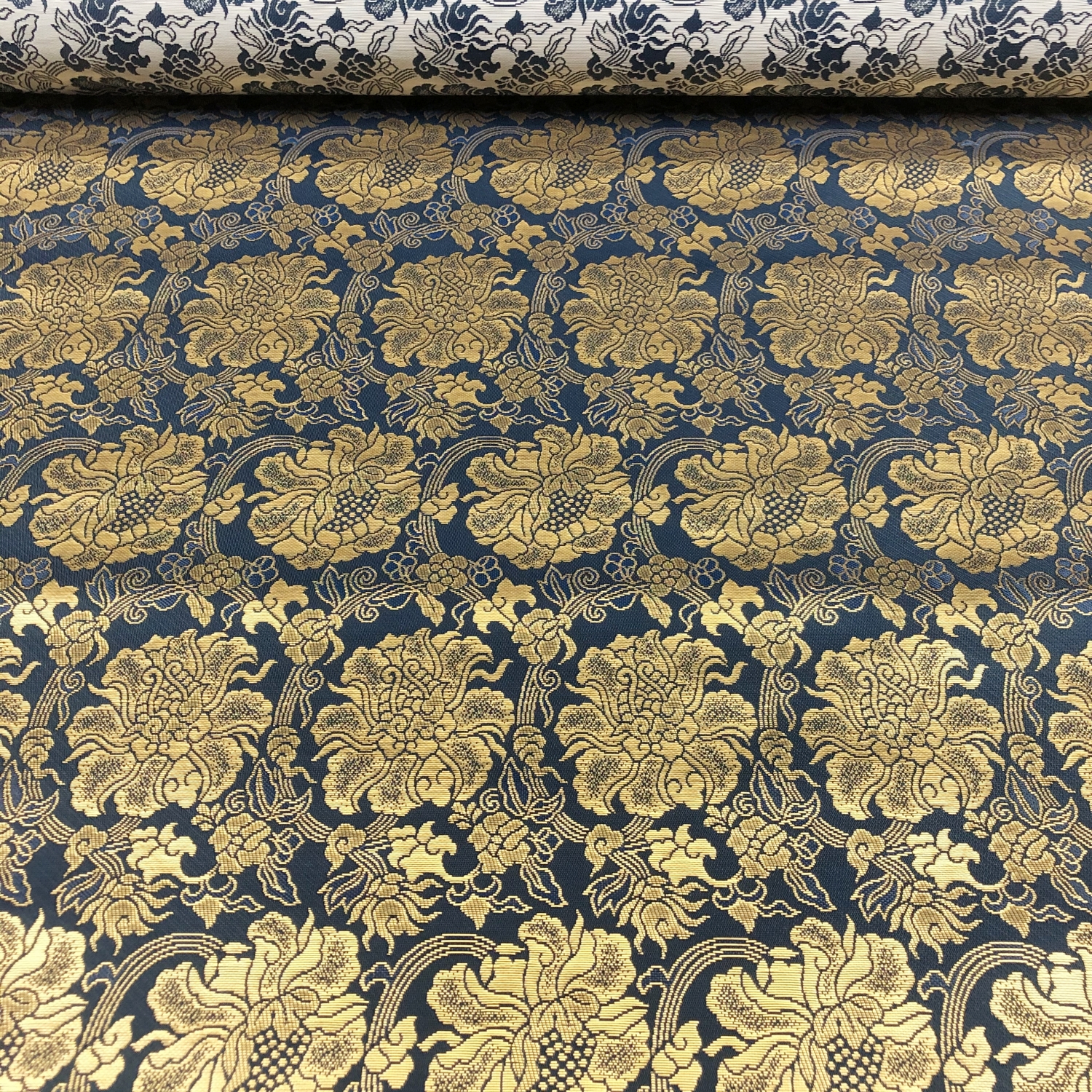 缠枝牡丹缎子西阵织装裱材料