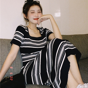 夏季女装韩版批新款发气质休闲修身显瘦A字短袖条纹针织连衣裙潮