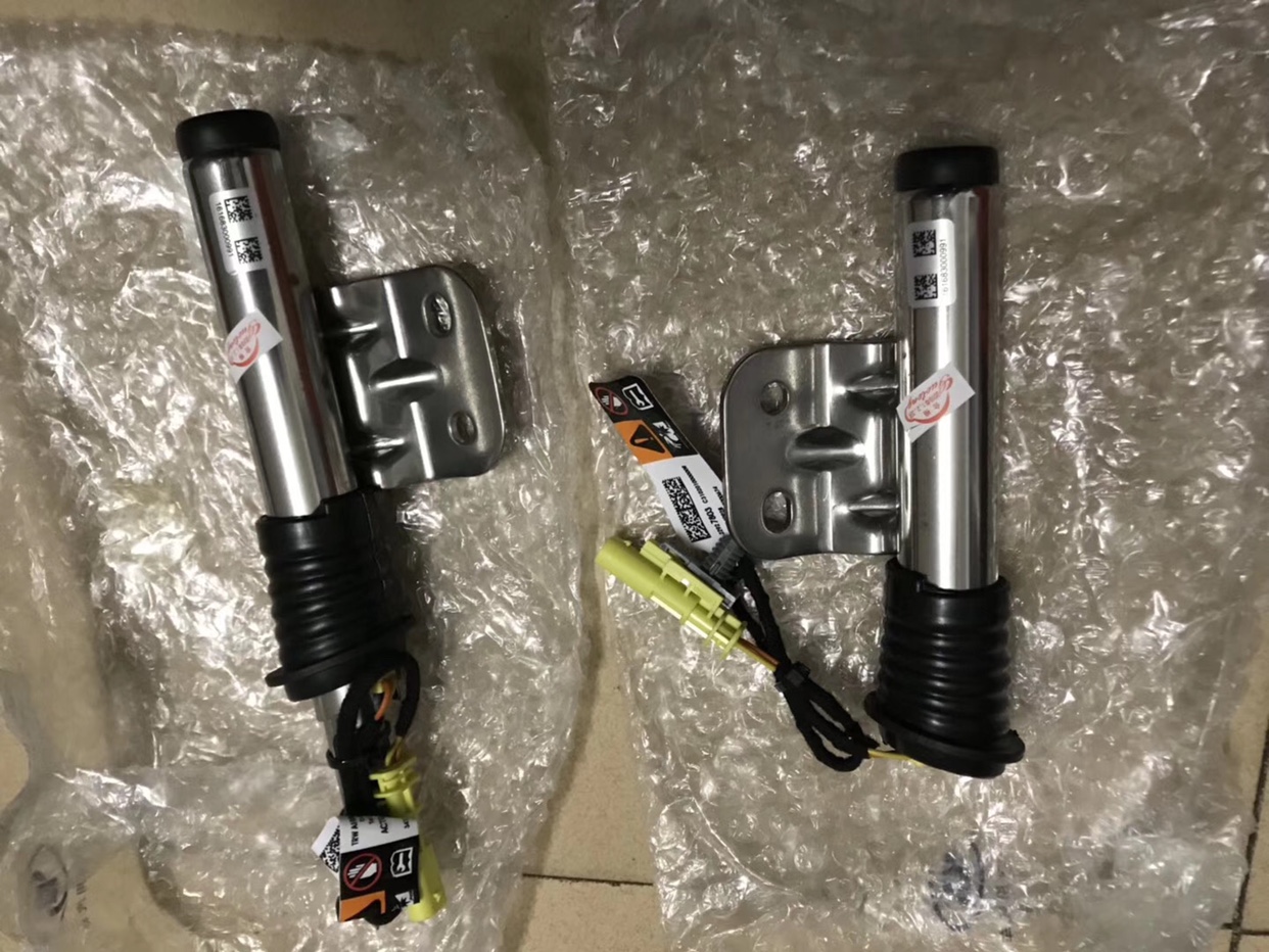 适用凯迪拉克ATSL ATS机盖合页铰链执行器行人碰撞检测传感器支架