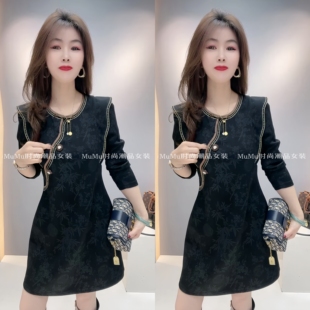 秋冬连衣裙女新款时尚气质长袖暗花收腰显瘦A字裙中长款圆领裙子