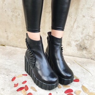 一席之地专柜正品头层牛皮松糕坡跟舒适百搭纯色圆头中筒女靴