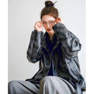 本相织物26春新黑色刺毛松弛感毛呢中性大翻领拼接pu皮夹克外套