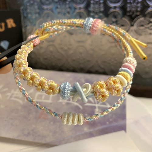 双层叠戴桃花结手绳手工编织绳