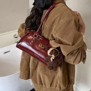 跨境包包通勤手提包小拎包2025新款 复古腋下包百搭单肩保龄球包