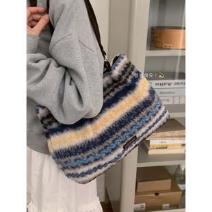 条纹印花毛毛包托特包 毛绒包时尚 冬季 大容量腋下包包女2025新款